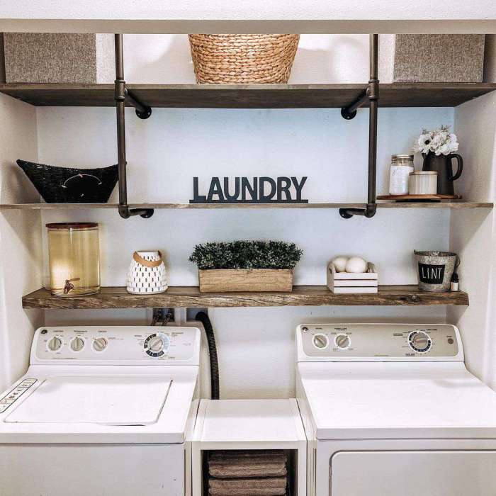 How to decorate laundry room walls